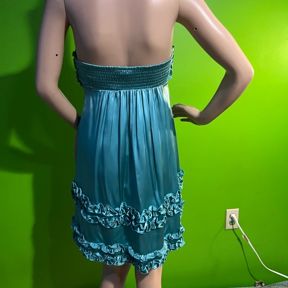 Betsey Johnson Evening | Black Label | Lined Silk Ruffled Bodice Strapless Dress - Picture 9 of 16